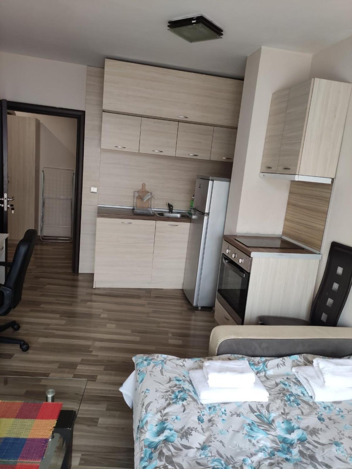 Studio Apartament 6 - Vasil Aprilov Plovdiv Esterno foto